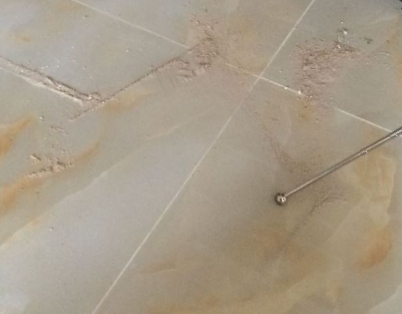 永靖瓷砖空鼓维修公司分享粘合剂选择不当在瓷砖铺贴过程中可能导致以下问题